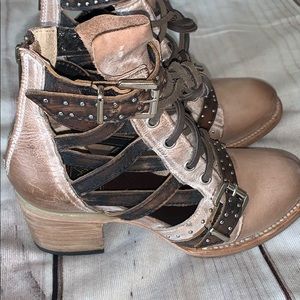 FREEBIRD by Steven Cheyenne Booties Taupe Multi
